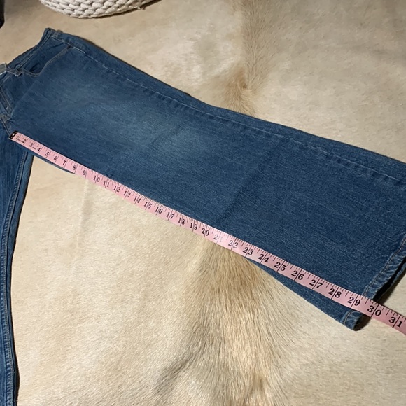 Signature by LEVIS STRAUSS Bootcut Medium Blue Jeans Misses 10 Short - Picture 8 of 13